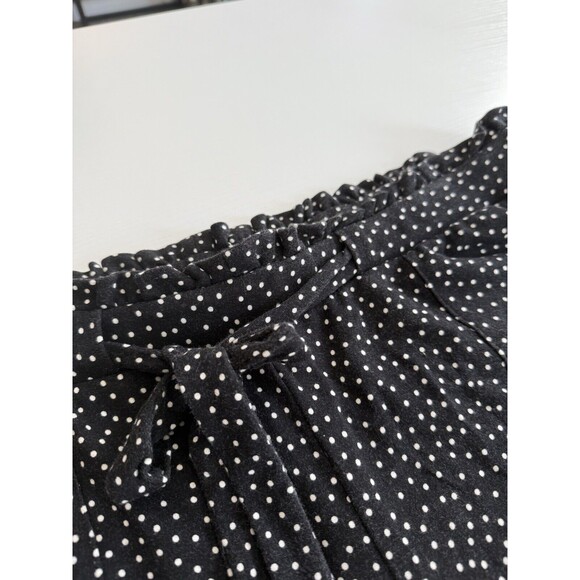 Torrid 5 Inch Pull-On Studio Luxe Mid-Rise Paperbag Waist Short Size 1 XL Black - Picture 4 of 11